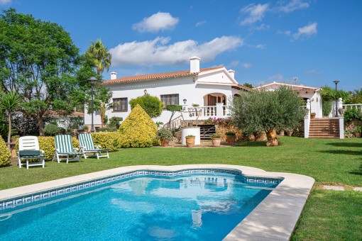 Grande et ravissante villa avec piscine à La Argentina