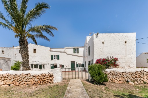 Finca spectaculaire avec un immense terrain et un projet d'agrotourisme, à seulement 10 min de la mer.