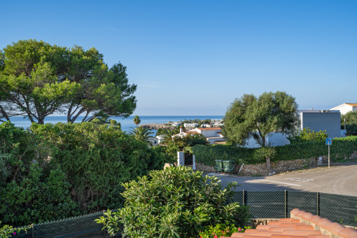 Intéressante maison avec piscine jardin vue mer à quelques minutes à pied de la mer à Binisafua Playa