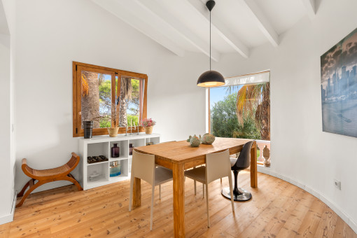 Beautifully renovated dining area