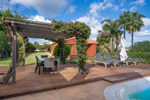 Covered outdoor dining area