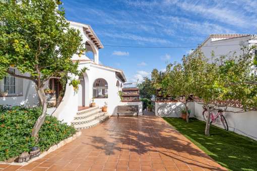 Grande villa avec plusieurs terrasses et piscine dans un quartier calme à Son Vilar près de Mahon-