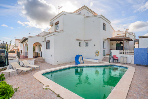 Pool area and sun terrace