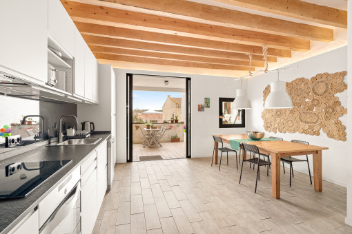 Wonderful kitchen with terrace 