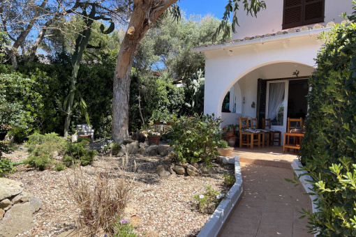 Maison mitoyenne avec jardin quartier résidentiel à 2mn de la mer proche des plages nord de Minorque